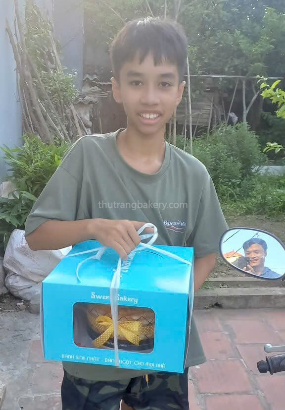 hình ảnh tại nơi giao bánh