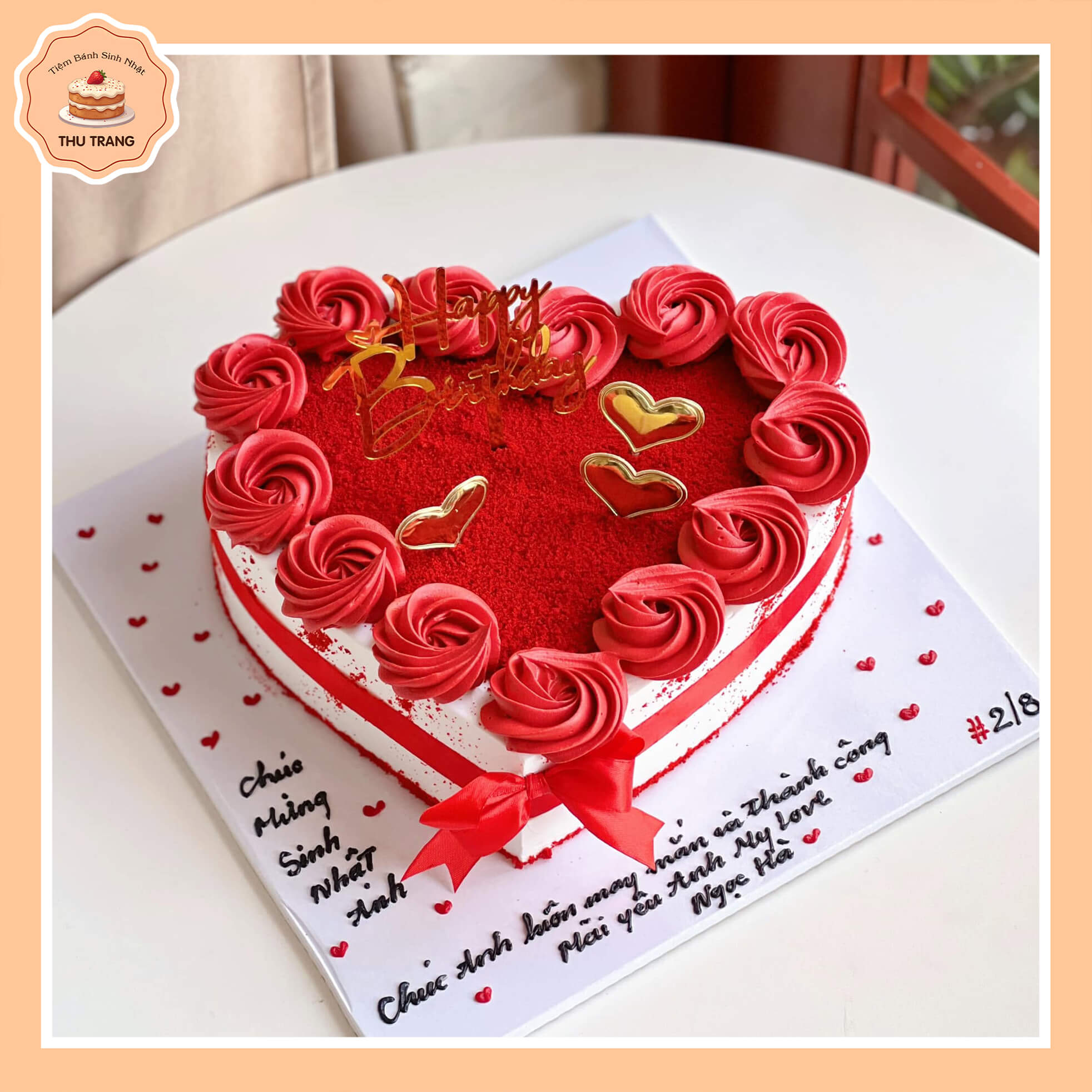 Bánh tone màu đỏ đẹp ấn tượng